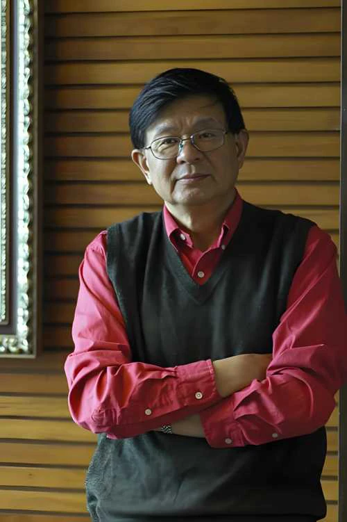 何应辉老师的照片，单击鼠标查看大图！